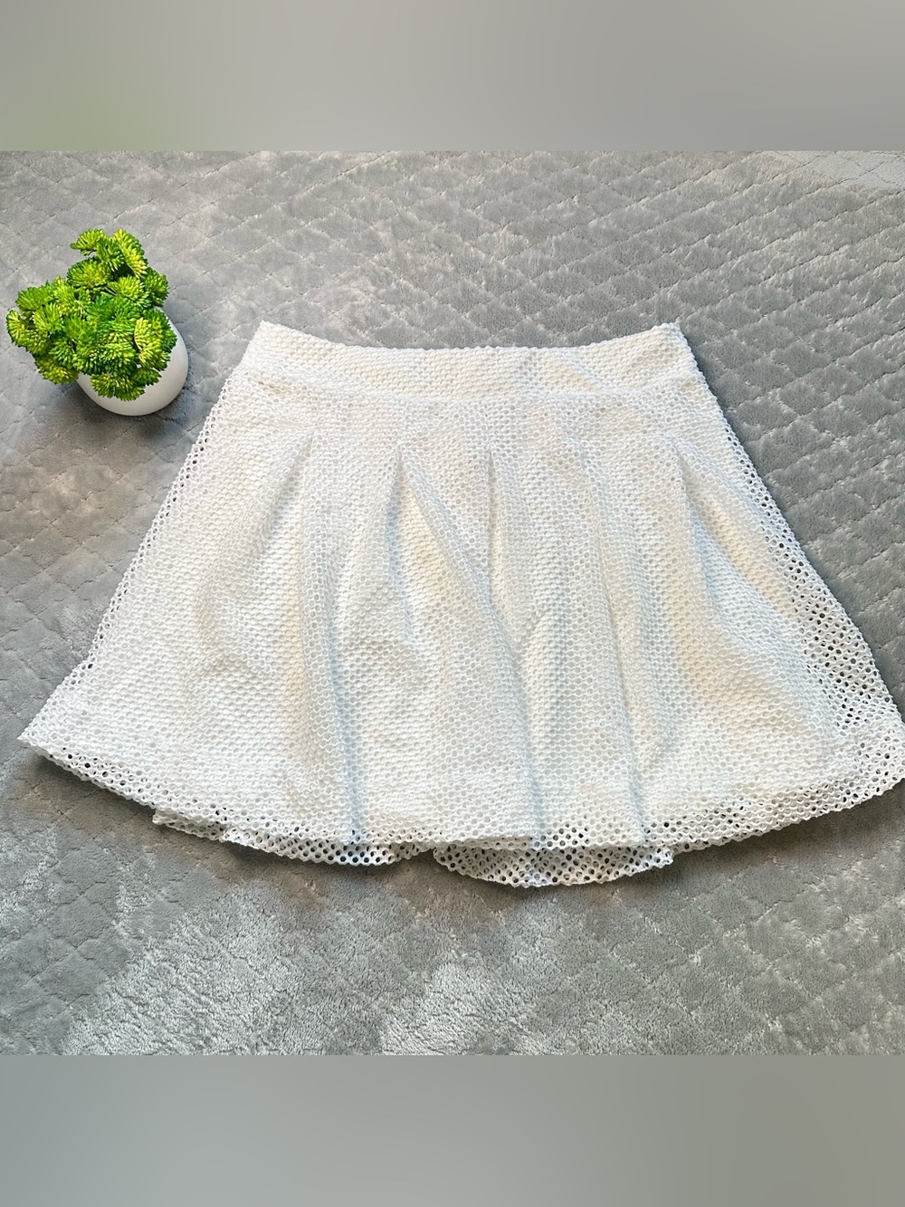 🤍 Banana Republic White Textured A-Line Skater Skirt Size 6